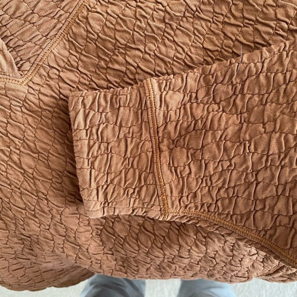 Lululemon Rippled V-Neck High Low Oversized Pullover Copper Brown Size 4 - Picture 7 of 7